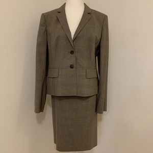 Ann Taylor Suit SZ 12 EUC